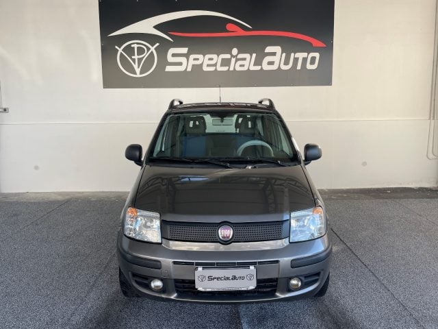 Fiat Panda 1.4 Natural Power metano, del 2012, 176.000 km, in vendita a Giugliano In Campania (NA)