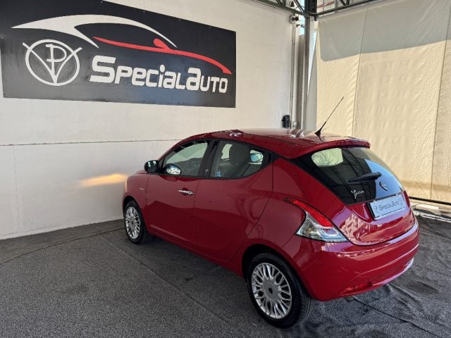 Lancia Ypsilon 1.2 benz. 69 CV 5 porte Platinum - foto 4 di 4