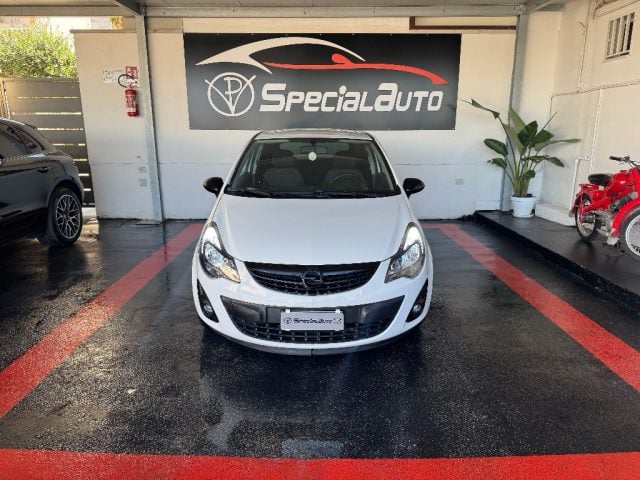 Opel Corsa 1.2 85CV 3 porte GPL-TECH Elective, del 2011, 245.000 km, in vendita a Giugliano In Campania (NA)