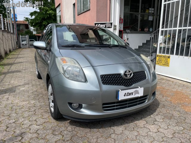 Toyota Yaris 1.3 5 porte M-MT Sol usato a CARONNO PERTUSELLA