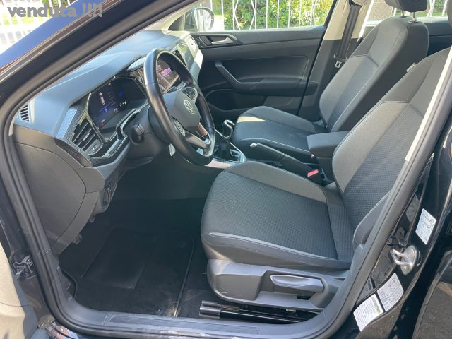 Volkswagen Taigo 1.0 TSI 95 CV business, del 2022, 71.995 km, in vendita a Caronno Pertusella (VA)