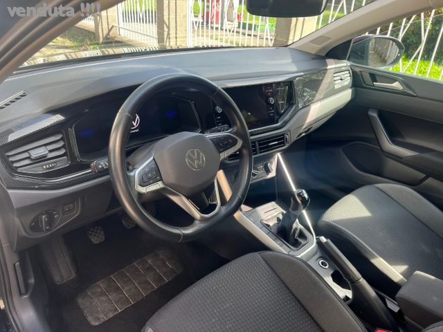 Volkswagen Taigo 1.0 TSI 95 CV business, del 2022, 71.995 km, in vendita a Caronno Pertusella (VA)