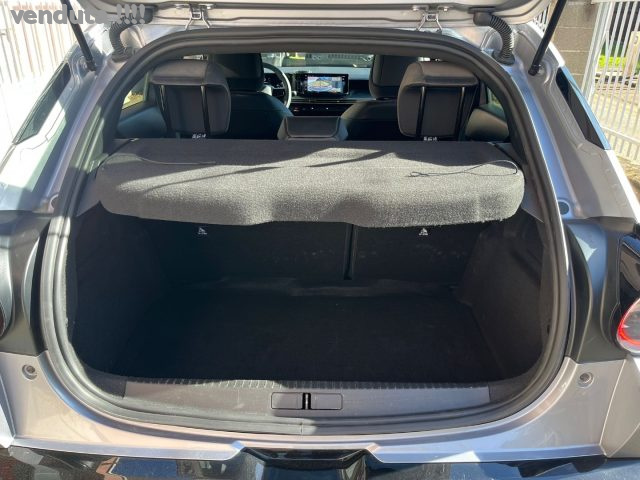 Lancia Ypsilon Hybrid e-DCT - foto 4 di 4