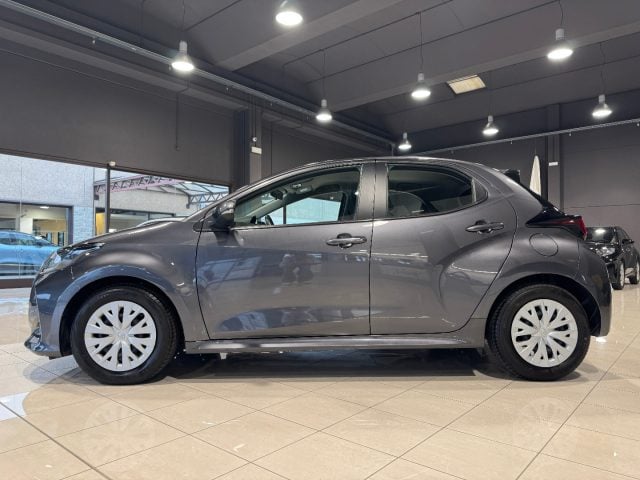 Toyota Yaris 1.0 5 porte Active PREZZO REALE OK NEOPATENTATI - foto 2 di 4