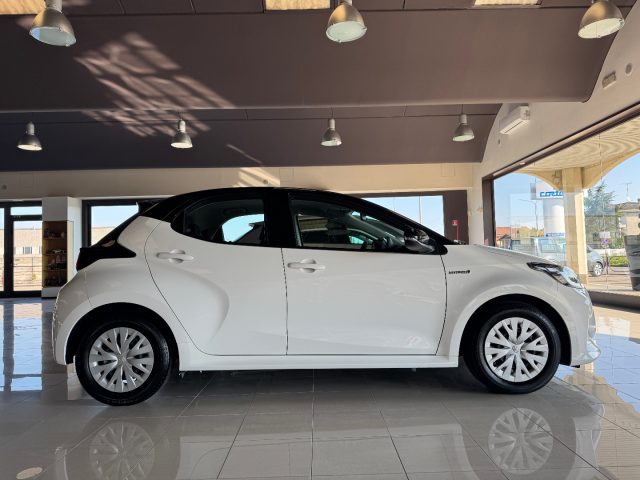 Toyota Yaris 1.5 Hybrid 5 porte Active BICOLORE PREZZO REALE - foto 2 di 4