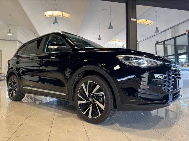 MG ZS Hybrid+ Luxury 197CV TETTO APRIBILE NUOVA, 10 km, in vendita a Cortemaggiore (PC)