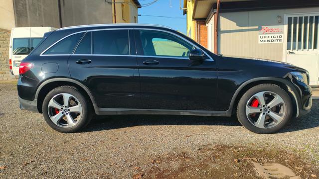 Mercedes-Benz GLC 220 d 4Matic Sport - foto 2 di 4