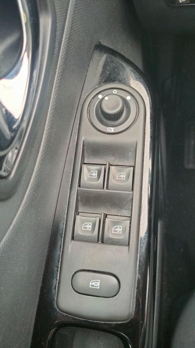 Renault Captur dCi 8V 90 CV EDC Start&Stop Energy Zen - foto 3 di 4