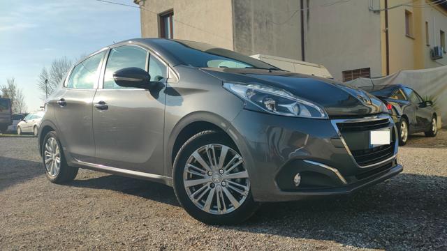 Peugeot 208 1.2 82CV BENZINA 5 porte Allure 58000KM - foto 1 di 4