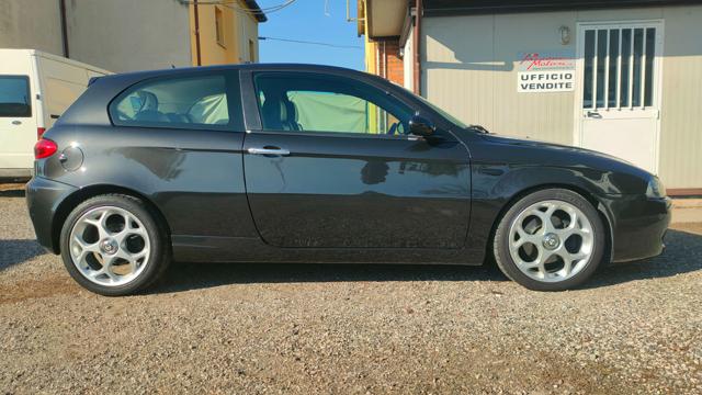 Alfa Romeo 147 2.0i 16V Twin Spark 150 CV 3p. Distinctive MANUALE - foto 2 di 4