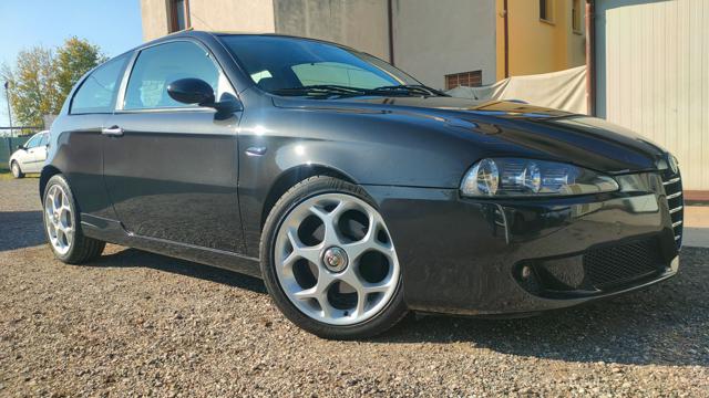 Alfa Romeo 147 2.0i 16V Twin Spark 150 CV 3p. Distinctive MANUALE usato a SANT AGATA SUL SANTERNO