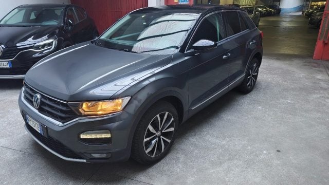 Volkswagen T-Roc 1.0 TSI 115 CV Style BlueMotion Technology, del 2018, 143.000 km, in vendita a Milano (MI)