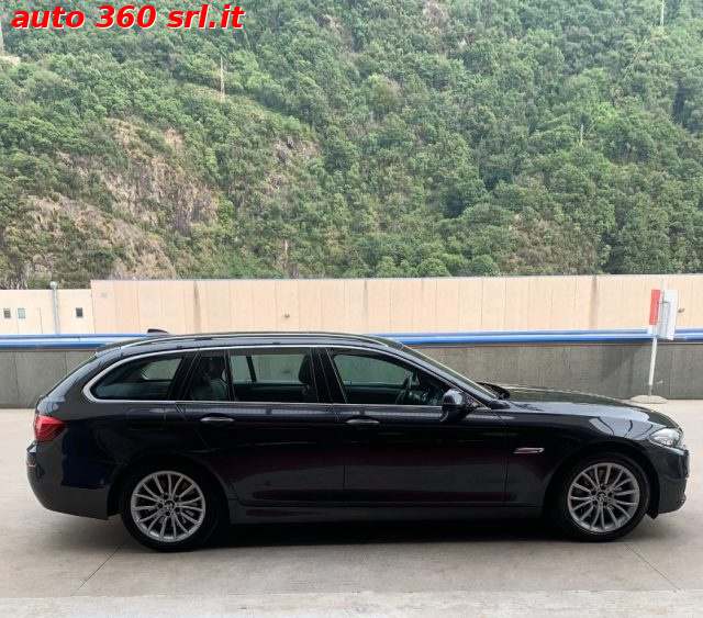 BMW 530 d xDrive Touring Luxury TETTO PANORAMICO - foto 4 di 4