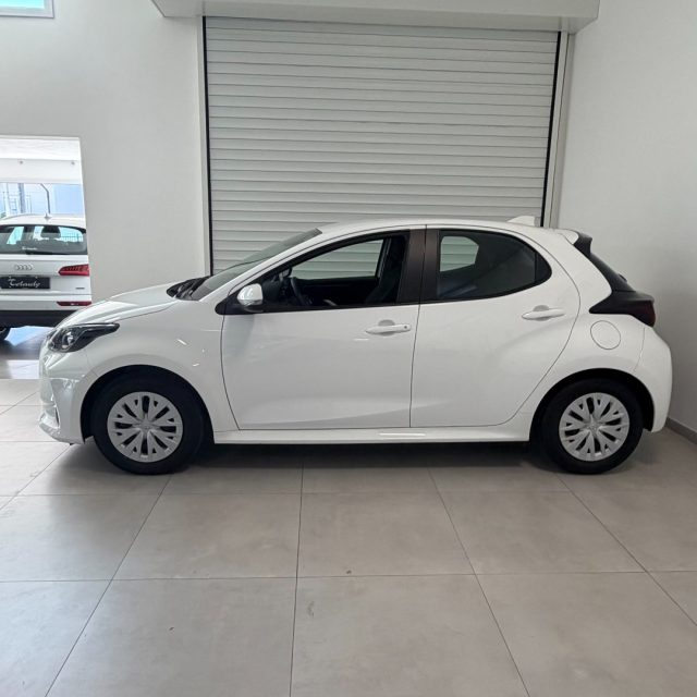 Toyota Yaris 1.5 Hybrid 5 porte Business - foto 4 di 4
