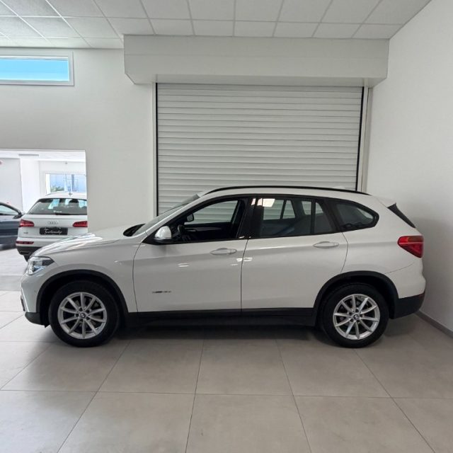BMW X1 sDrive18d Business - foto 4 di 4