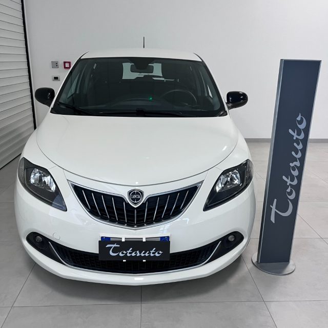 Lancia Ypsilon 1.0 FireFly 5 porte S&S Hybrid Ecochic Gold - foto 2 di 4