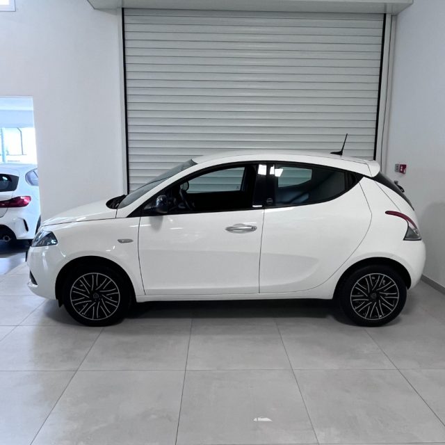 Lancia Ypsilon 1.0 FireFly 5 porte S&S Hybrid Ecochic Gold - foto 4 di 4