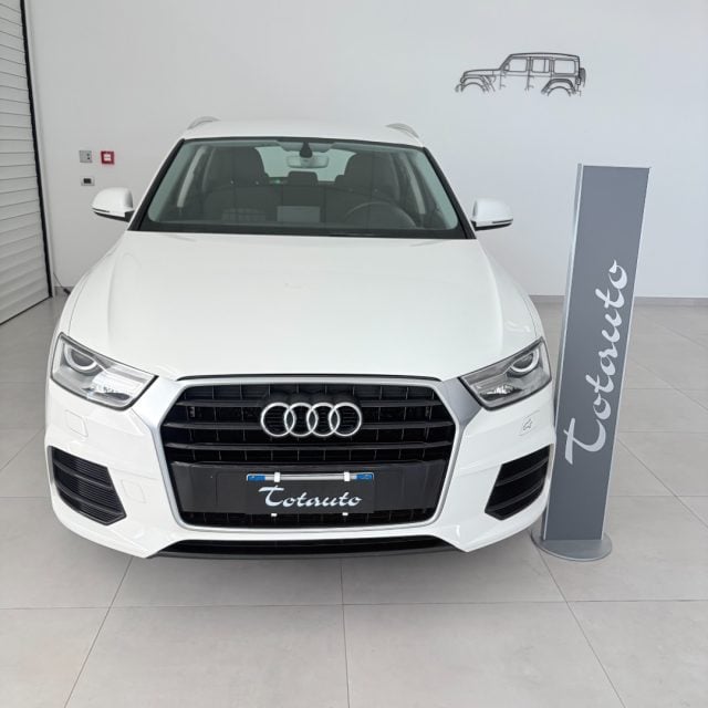 Audi Q3 2.0 TDI 150 CV Sport - foto 2 di 4