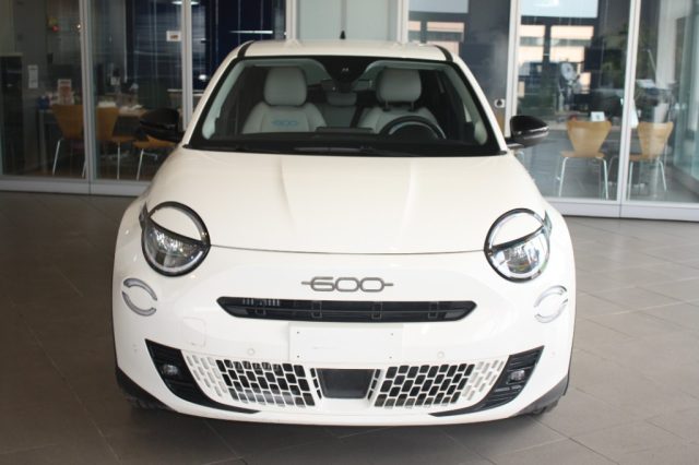 Fiat 600 Hybrid 110 CV DCT MHEV La Prima - foto 2 di 4
