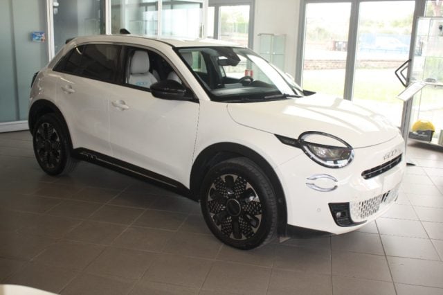 Fiat 600 Hybrid 110 CV DCT MHEV La Prima usato a CIVITA CASTELLANA