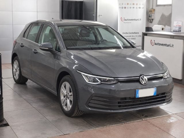 Volkswagen Golf 1.0 TSI EVO Life, del 2023, 55.000 km, in vendita a Civita Castellana (VT)