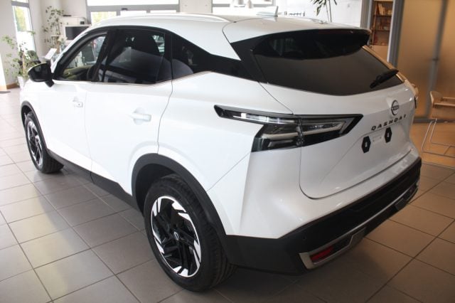 Nissan Qashqai 1300 MHEV 158 CV Xtronic N-Connecta - foto 4 di 4