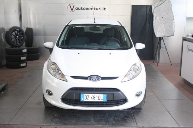 Ford Fiesta 1.4 TDCi 5p. Titanium - foto 2 di 4