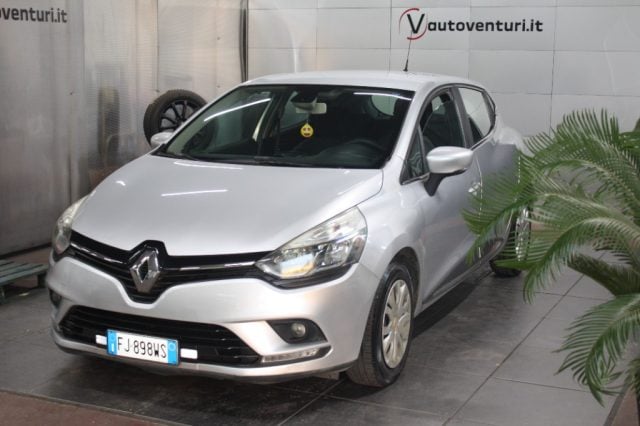 Renault Clio 1.2 75CV 5 porte Zen - foto 3 di 4