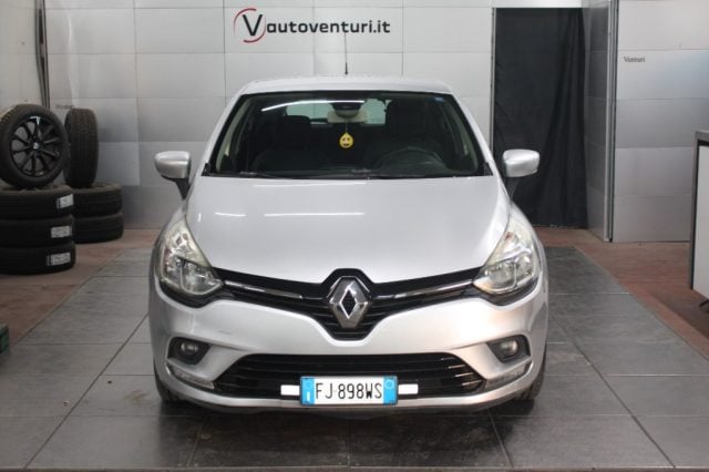 Renault Clio 1.2 75CV 5 porte Zen - foto 2 di 4