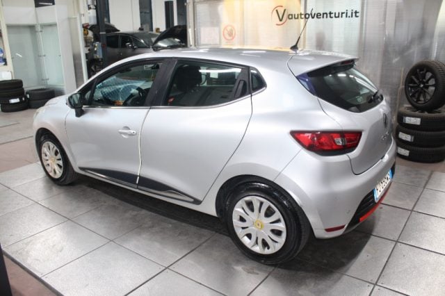 Renault Clio 1.2 75CV 5 porte Zen - foto 4 di 4