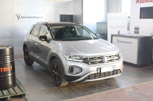 Volkswagen T-Roc 1.5 TSI DSG R-Line, del 2024, 53.000 km, in vendita a Civita Castellana (VT)