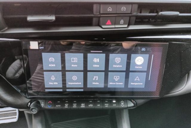 Alfa Romeo Junior 1.2 136 CV Hybrid eDCT6 Speciale KM ZERO - foto 3 di 4
