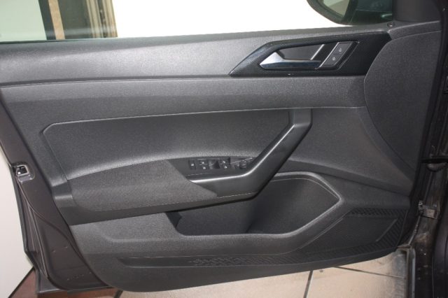 Volkswagen Taigo 1.0 TSI 110 CV Life, del 2024, 18.797 km, in vendita a Civita Castellana (VT)