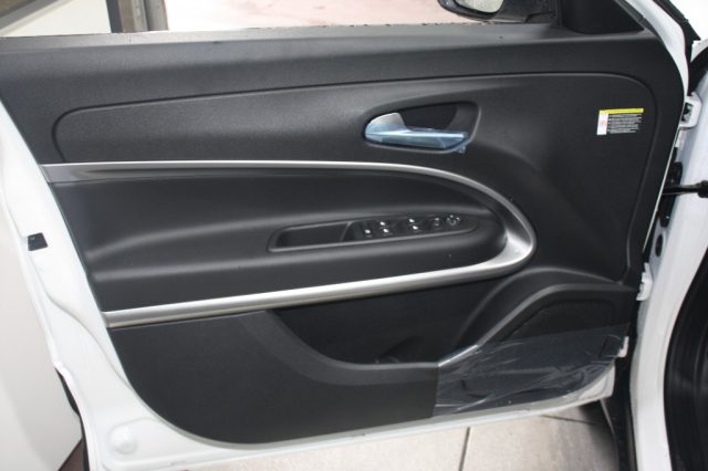 Jeep Avenger 1.2 Turbo Summit PACK INFOTAINMENT, del 2024, 1 km, in vendita a Civita Castellana (VT)