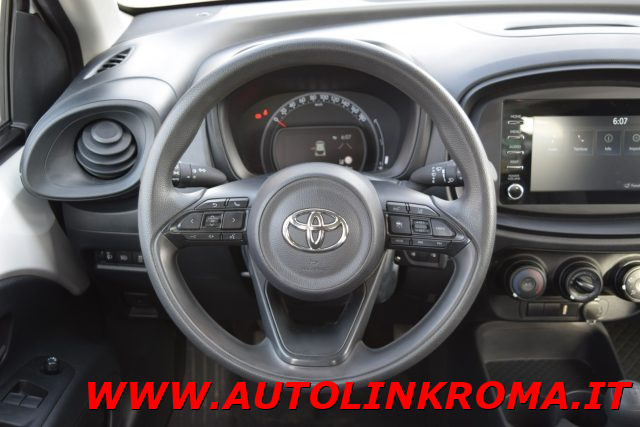 Toyota Aygo X 1.0 VVT-i 5 porte 72 CV - foto 4 di 4