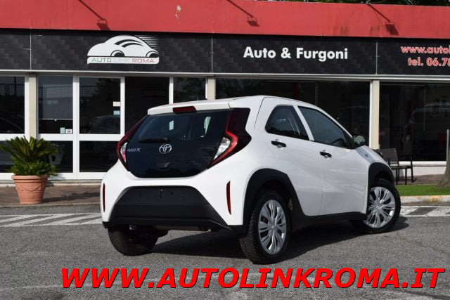 Toyota Aygo X 1.0 VVT-i 5 porte 72 CV - foto 2 di 4