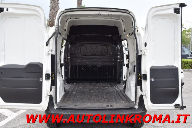 Fiat Doblo Cargo Maxi XL 1.6 MJT PL TA SX 3 posti 105CV - foto 4 di 4