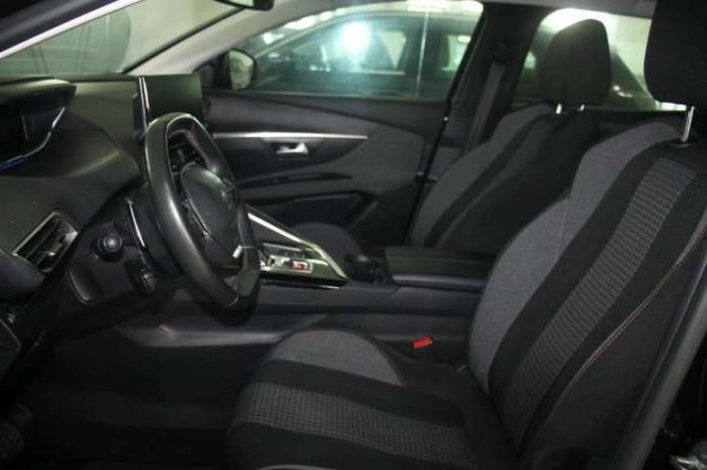 Peugeot 3008 EAT8-Telecamera-Navi- FULL-LED, del 2021, 99.858 km, in vendita a Calvi Risorta (CE)