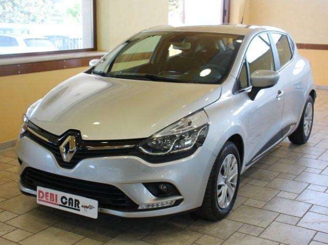 Renault Clio Navi Euro 6 Neopatentati usato a CALVI RISORTA