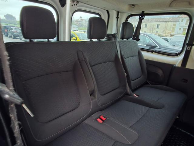 Renault Trafic 9 POSTI VIVARO - foto 4 di 4