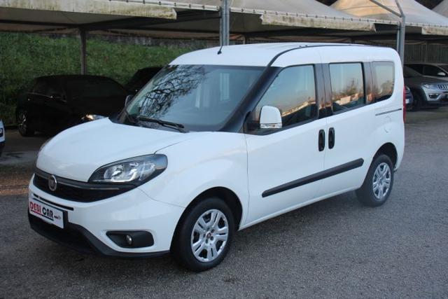 Fiat Doblo 5 posti Combi N1, del 2017, 144.678 km, in vendita a Calvi Risorta (CE)