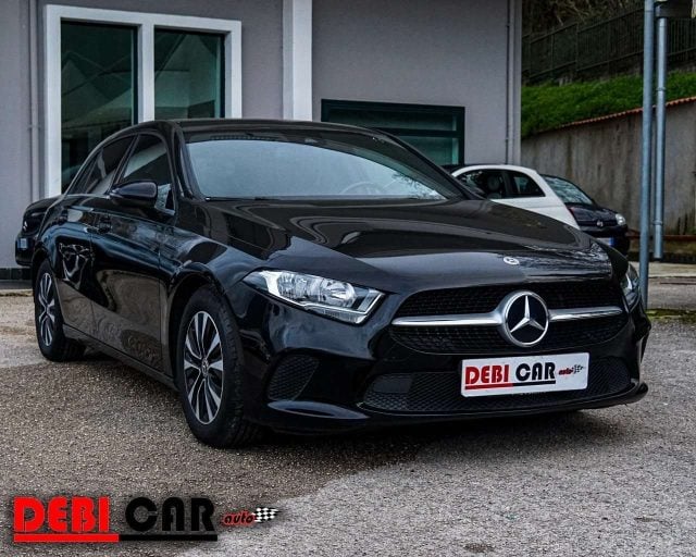 Mercedes-Benz A 180 Motore Mercedes, del 2021, 49.650 km, in vendita a Calvi Risorta (CE)