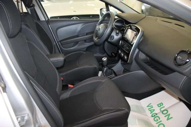 Renault Clio Navi Euro 6 Neopatentati usato a CALVI RISORTA