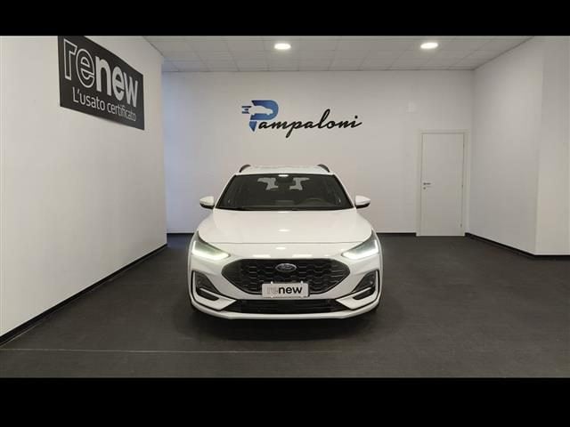 Ford Focus Wagon 1.0 T EcoBoost Hybrid 125cv ST-Line - foto 2 di 4