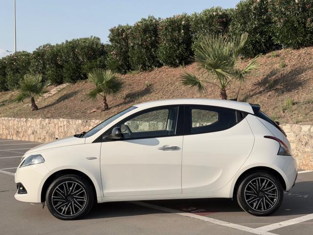 Lancia Ypsilon GOLD MY24+RETROCAMERA+WIRELESS+NAVI - foto 4 di 4