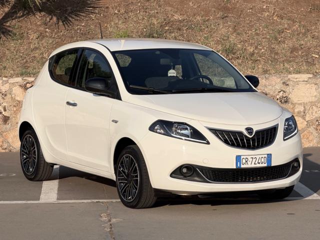 Lancia Ypsilon GOLD MY24+RETROCAMERA+WIRELESS+NAVI - foto 3 di 4