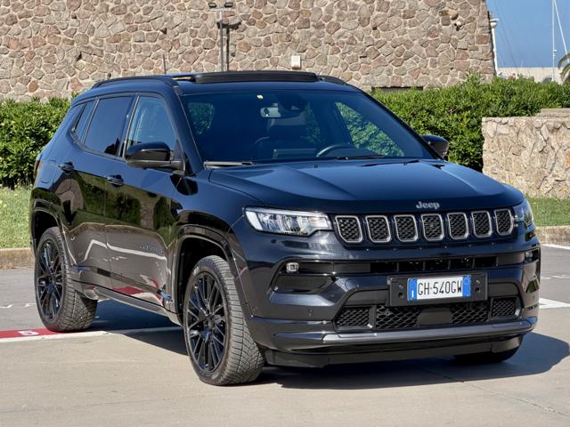 Jeep Compass 4XE S 240CV PHEV+TETTO APRIBILE TOTAL BLACK !!! - foto 3 di 4