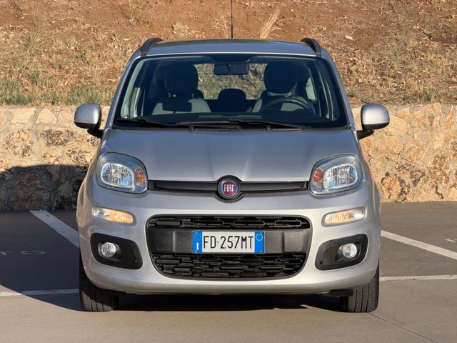 Fiat Panda 1.2 LOUNGE+TELEFONO+VOLANTE MULTIFUNZIONE+5POSTI - foto 2 di 4