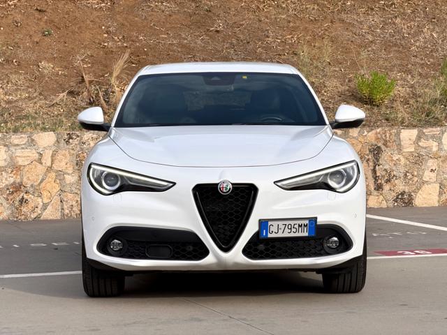 Alfa Romeo Stelvio 190CV Q4 SPRINT+CAMBIO F1+19''+RCAM+VETRISCURI - foto 2 di 4