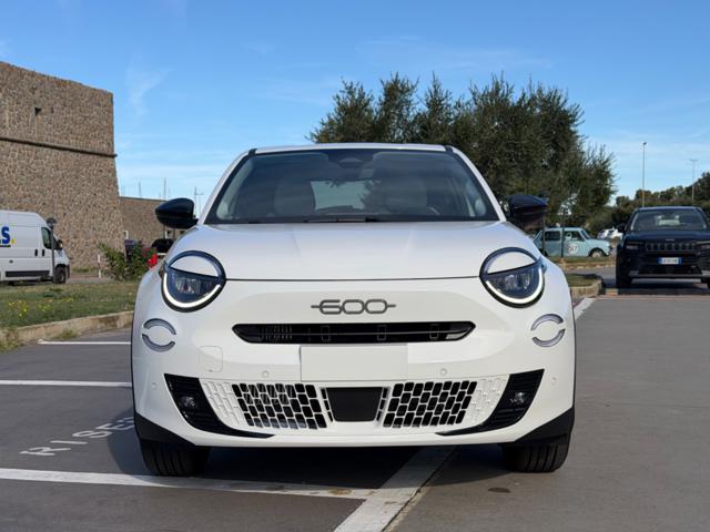 Fiat 600 KM0 LA PRIMA 100CV+CARPLAY WI-FI+18''+RCAM+2PDC - foto 2 di 4